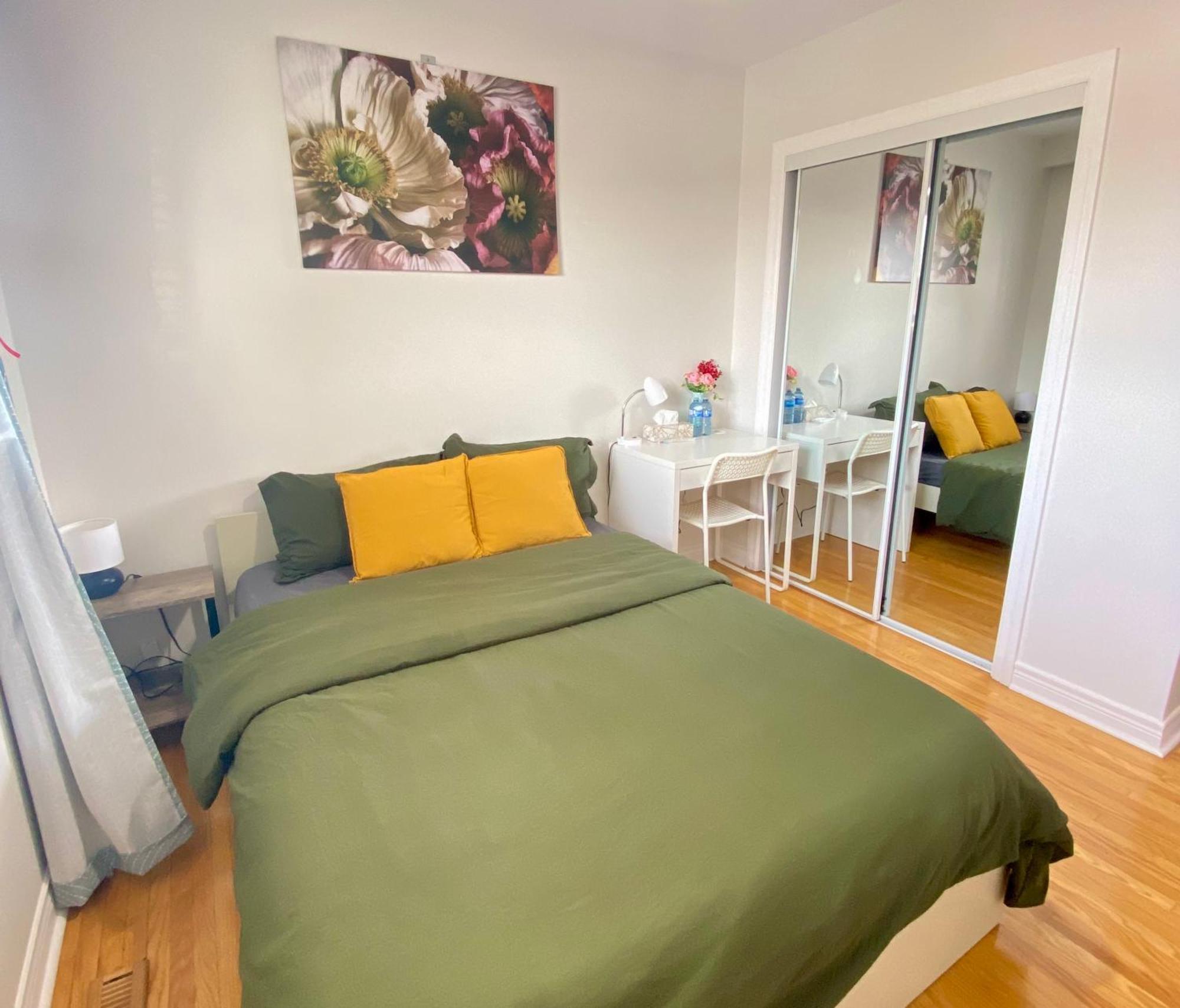 Sunny House - Main Floor, Free Parking, In Toronto Hotel Kamer foto