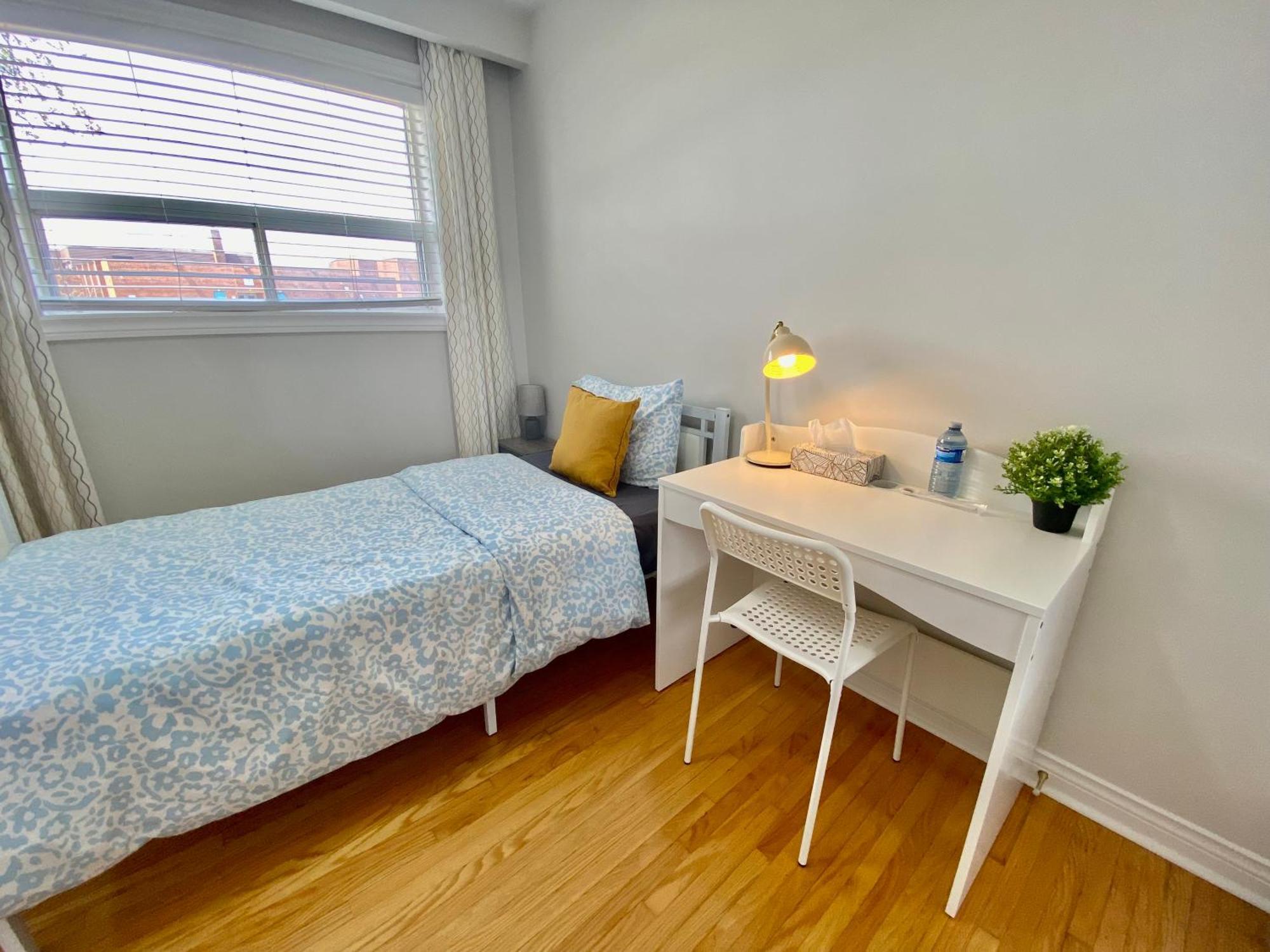 Sunny House - Main Floor, Free Parking, In Toronto Hotel Buitenkant foto