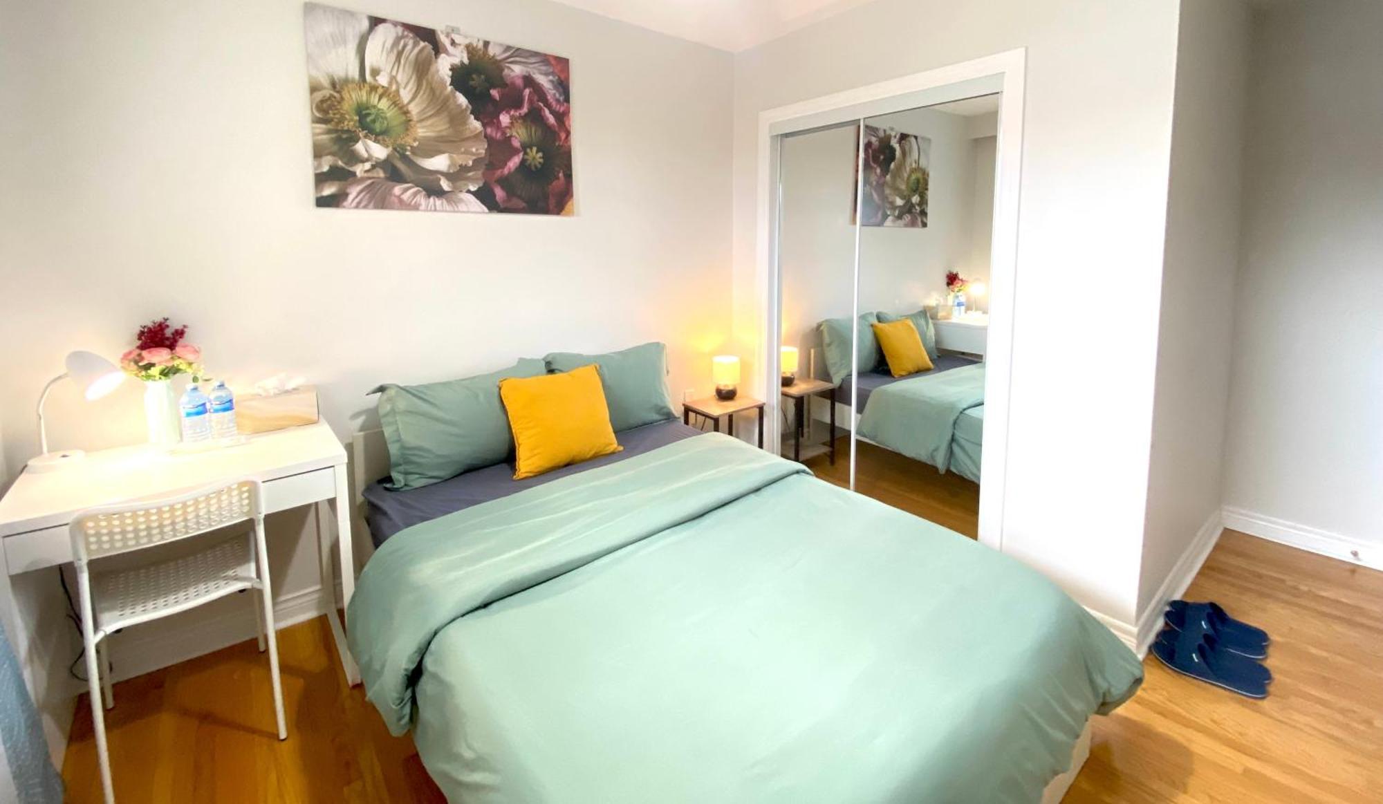 Sunny House - Main Floor, Free Parking, In Toronto Hotel Kamer foto