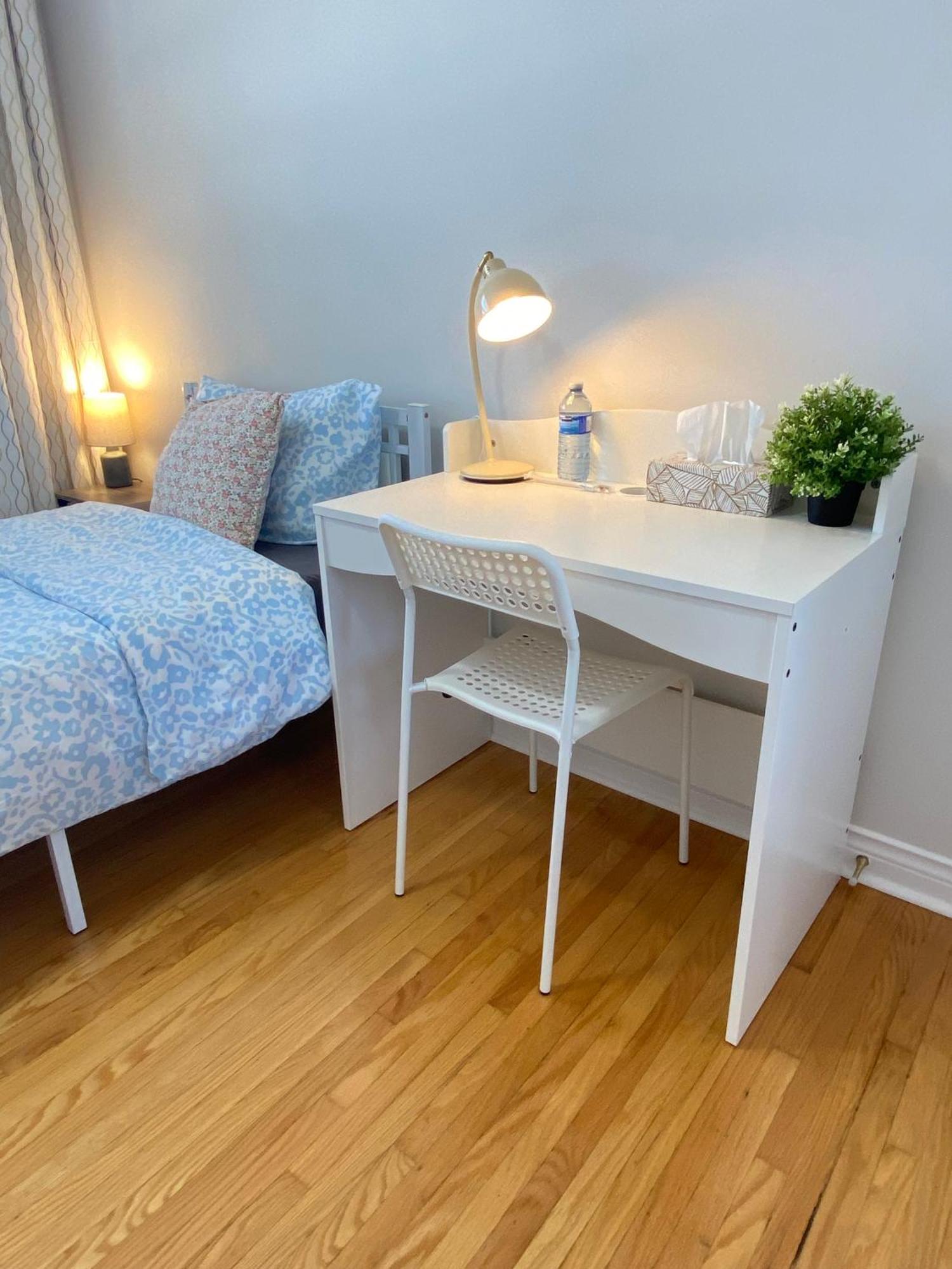 Sunny House - Main Floor, Free Parking, In Toronto Hotel Kamer foto